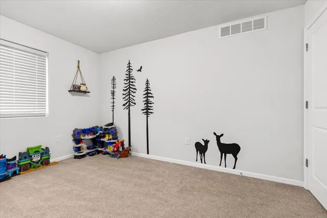 $390,900 | 17600 Peach Ridge Avenue Northwest, Kent City, MI 49330