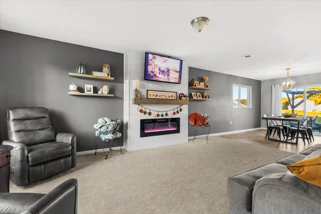 $390,900 | 17600 Peach Ridge Avenue Northwest, Kent City, MI 49330