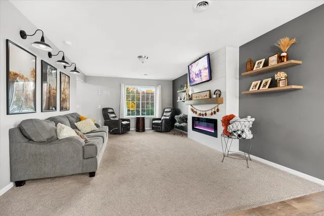 $390,900 | 17600 Peach Ridge Avenue Northwest, Kent City, MI 49330