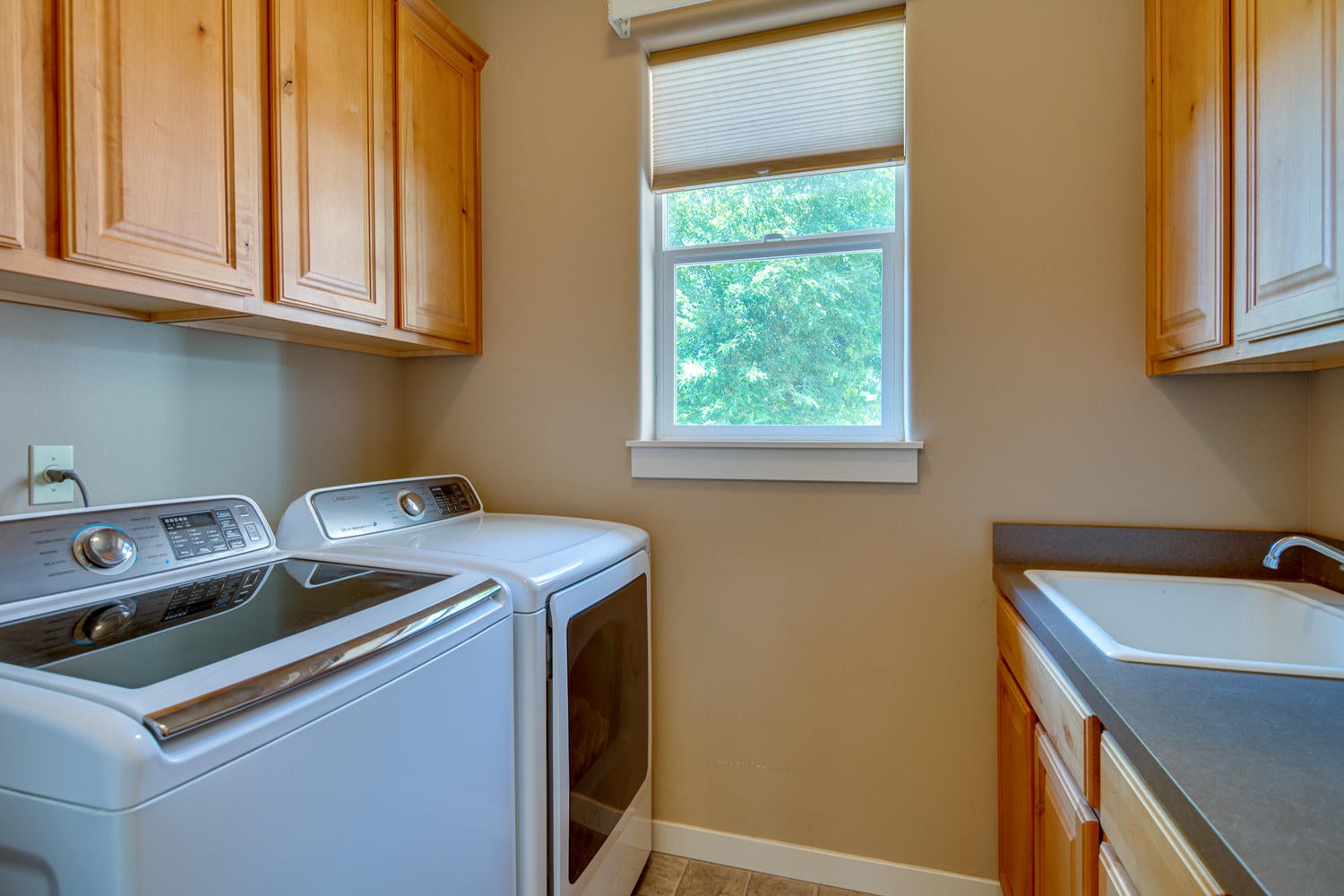 4166 Southwest Rhyolite Place Redmond, OR 97756 - Photo 17 of 31 4166-114