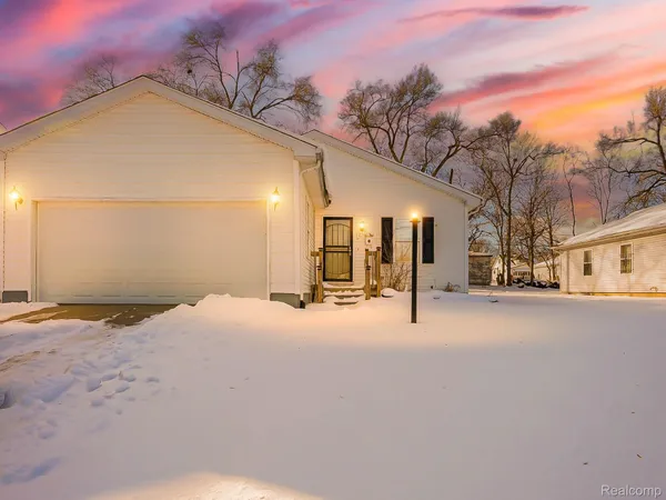 $1,550 | 272 Martin Luther King Jr Boulevard South, Pontiac, MI 48342