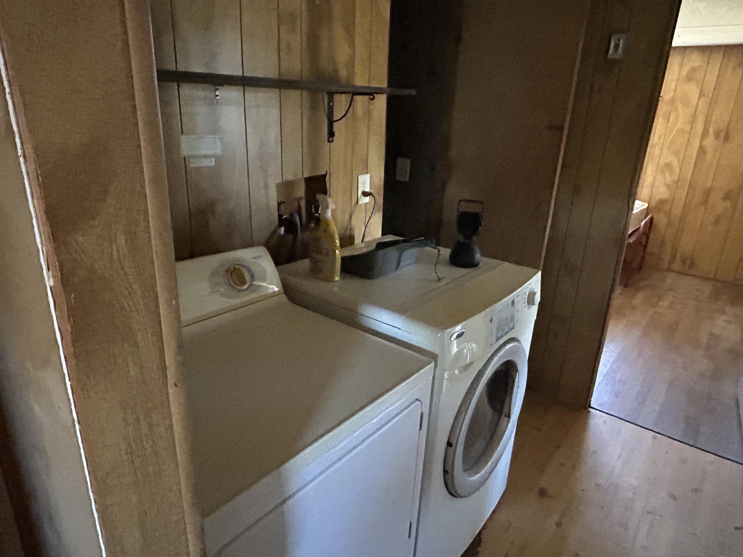 809 West Llano Street Llano, TX 78643 - Photo 10 of 12 a utility room with dryer and washer