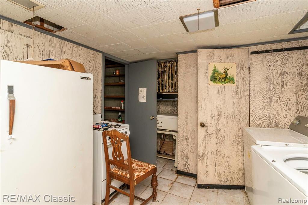 1354 North Gulley Road Dearborn, MI 48128 - Photo 41 of 44