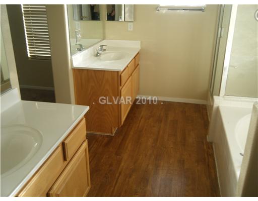 8926 Rutherford Grove Street Las Vegas, NV 89148 - Photo 9 of 11 Master Bath/Spa.
