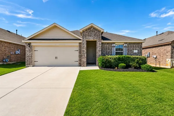 $345,000 | 1412 Stuarts Frst Drive, Denton, TX 76207