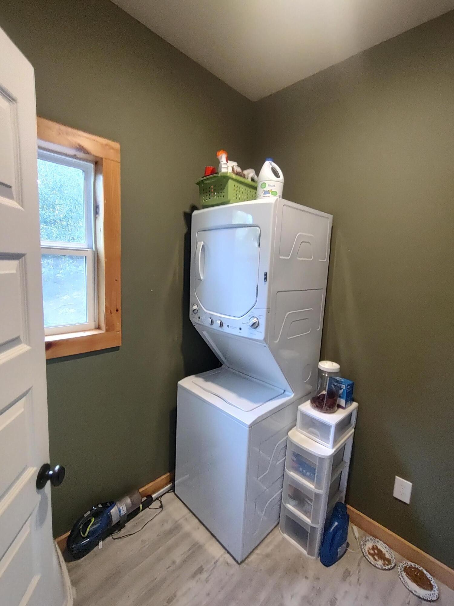 121 Polly Wally Road Ocoee, TN 37361 - Photo 14 of 29 a room with a window