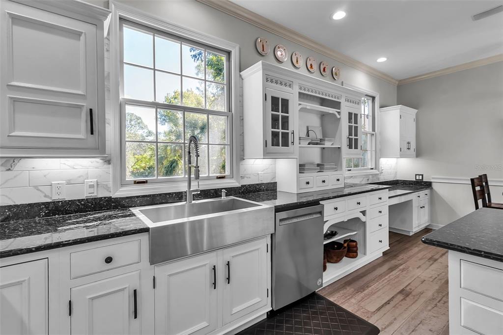 156 Bishopscourt Road Osprey, FL 34229 - Photo 33 of 84