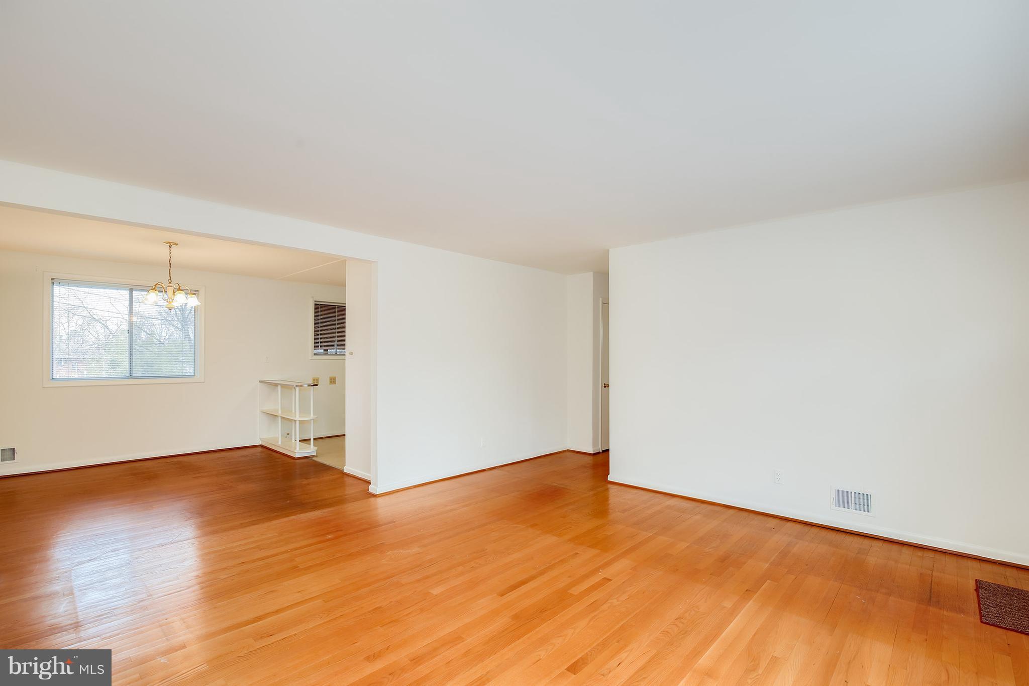 14111 Adkins Road Laurel, MD 20708 - Photo 4 of 30 Living Room