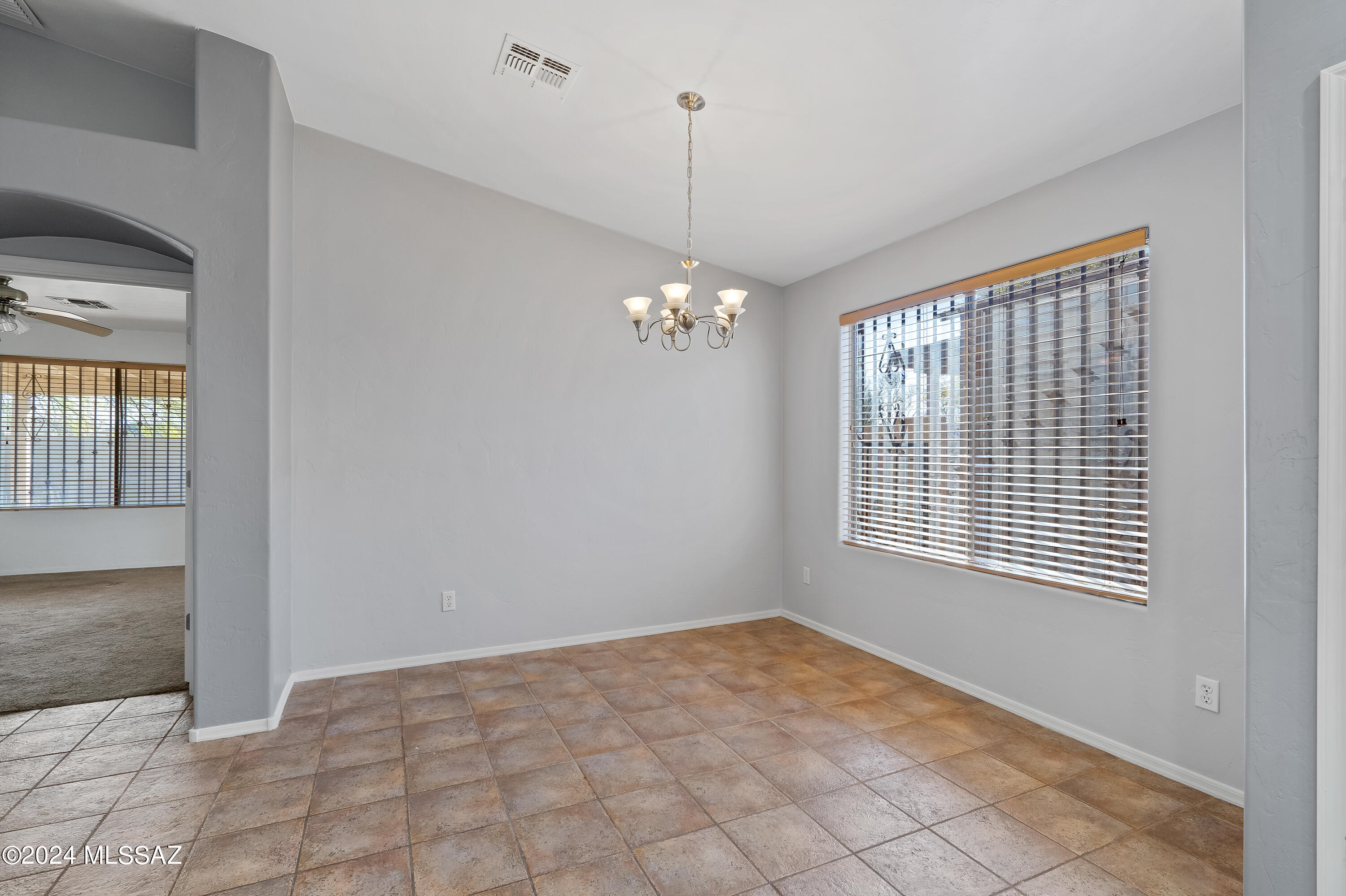 4589 South Valley Road Tucson, AZ 85714 - Photo 11 of 32