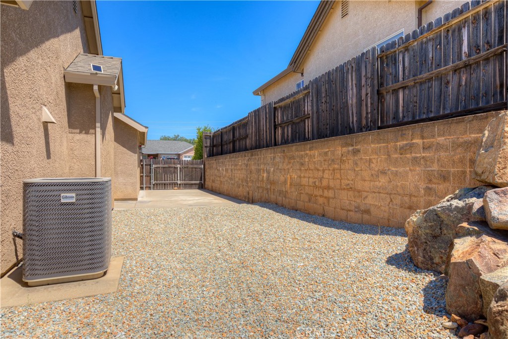 1935 Tarmac Road Redding, CA 96003 - Photo 43 of 56