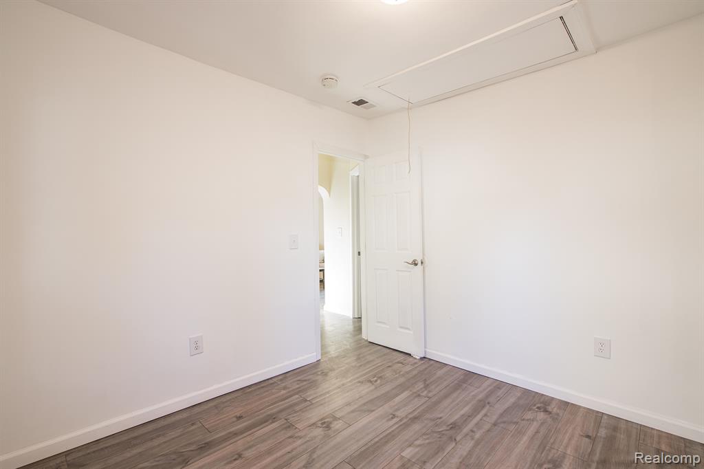 27150 Beverly Road Taylor, MI 48180 - Photo 14 of 19