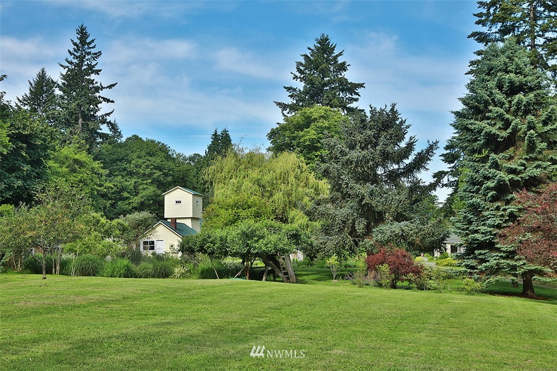 1618 & 1616 Lancaster Road Freeland, WA 98249 - Photo 23 of 40 a view of a green field