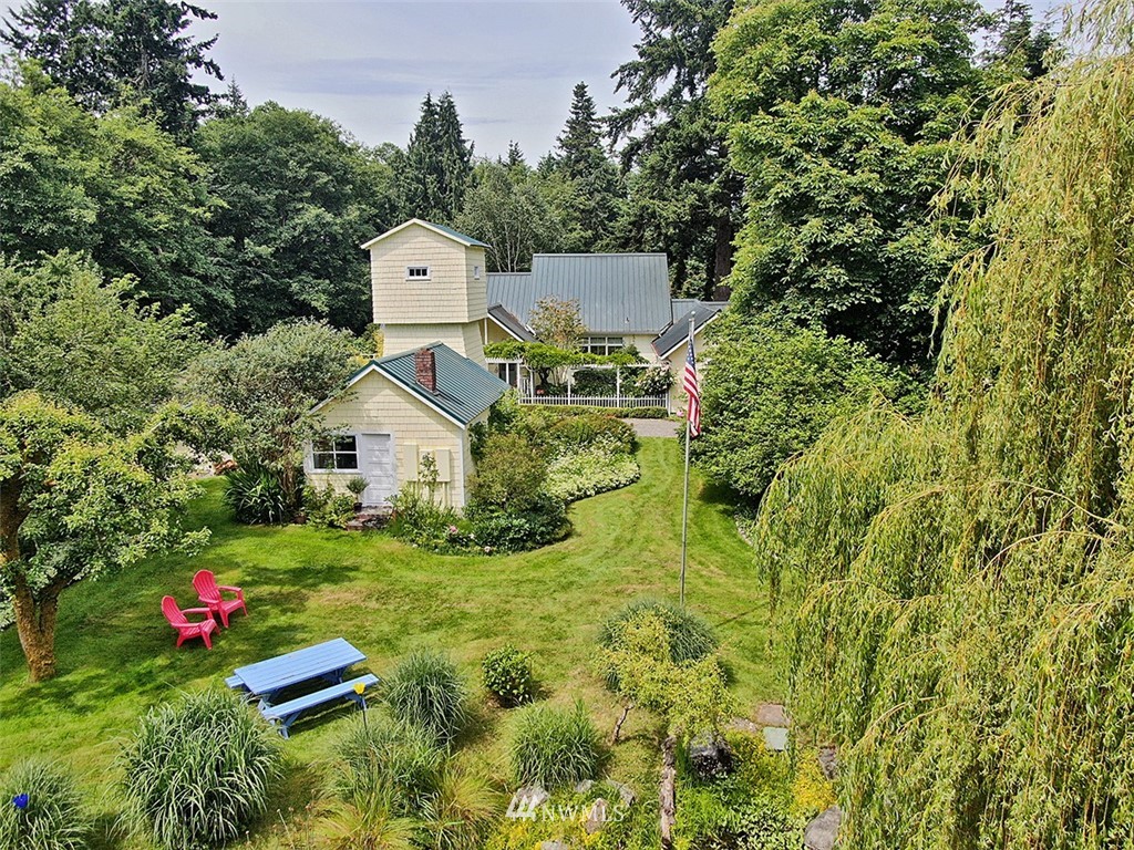 1618 & 1616 Lancaster Road Freeland, WA 98249 - Photo 38 of 40 an aerial view of a house