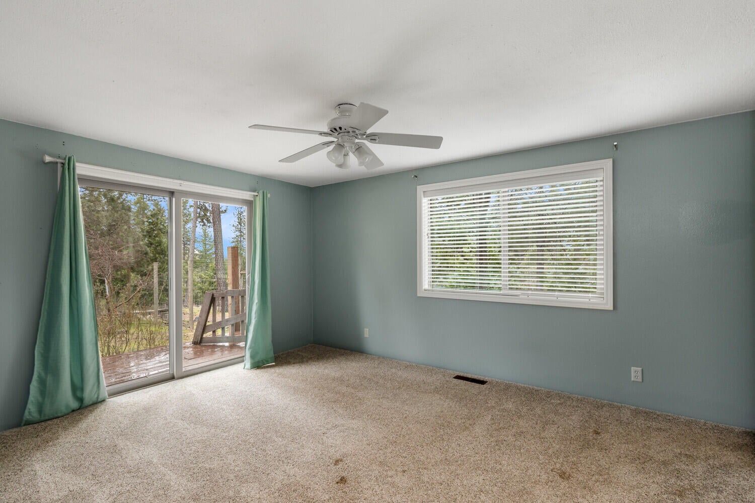 17153 Antioch Road White City, OR 97503 - Photo 23 of 39 Main level master