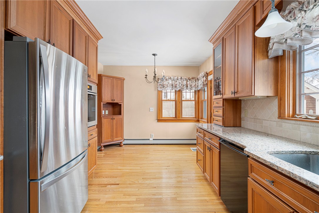 10 Hill Avenue Smithfield, RI 02917 - Photo 20 of 27