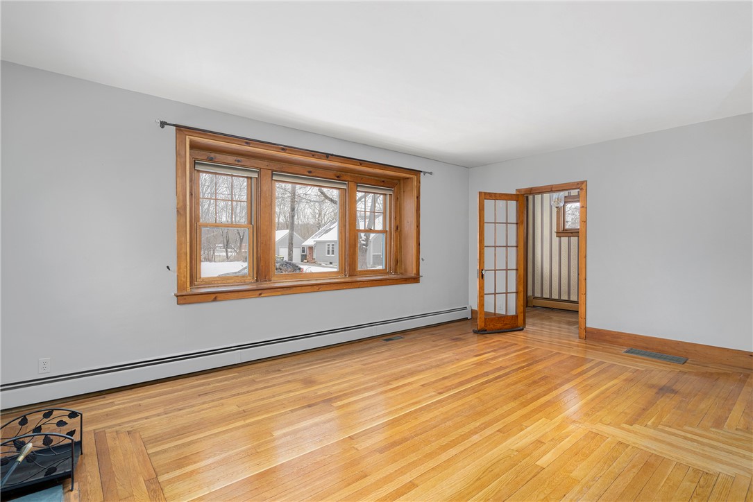 10 Hill Avenue Smithfield, RI 02917 - Photo 5 of 27