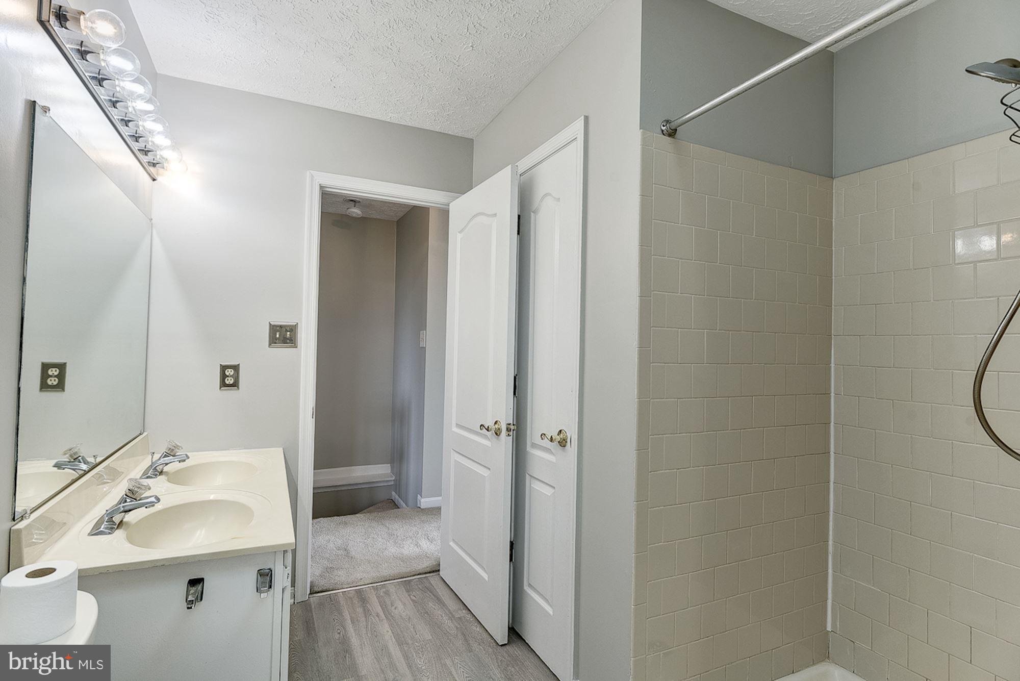 2011 Riding Crop Way Windsor Mill, MD 21244 - Photo 13 of 34 Dual Entry Full Bath