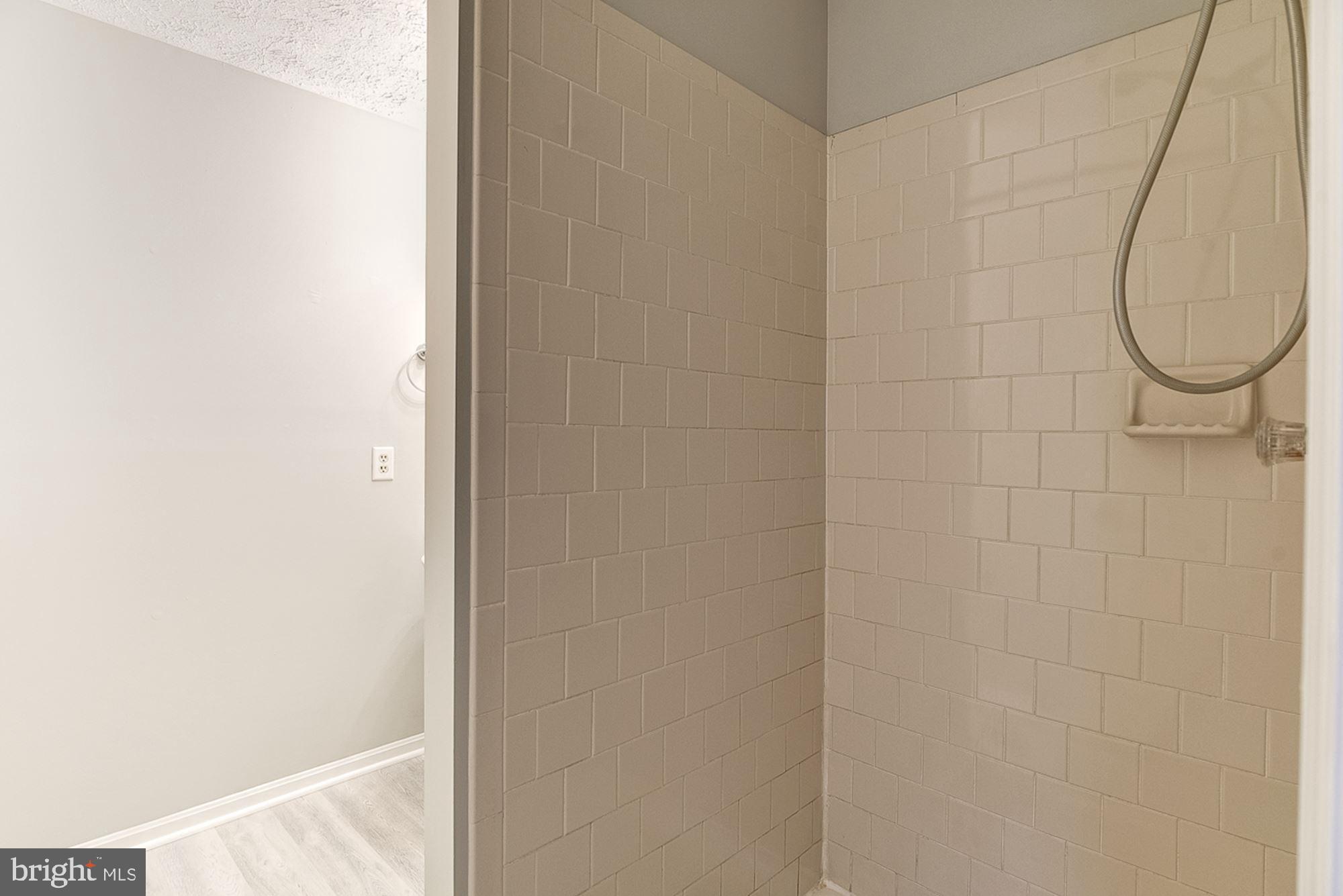 2011 Riding Crop Way Windsor Mill, MD 21244 - Photo 22 of 34 Full Bath