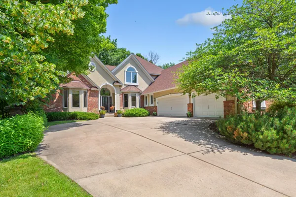 $799,000 | 704 Legacy Court, Faribault, MN 55021