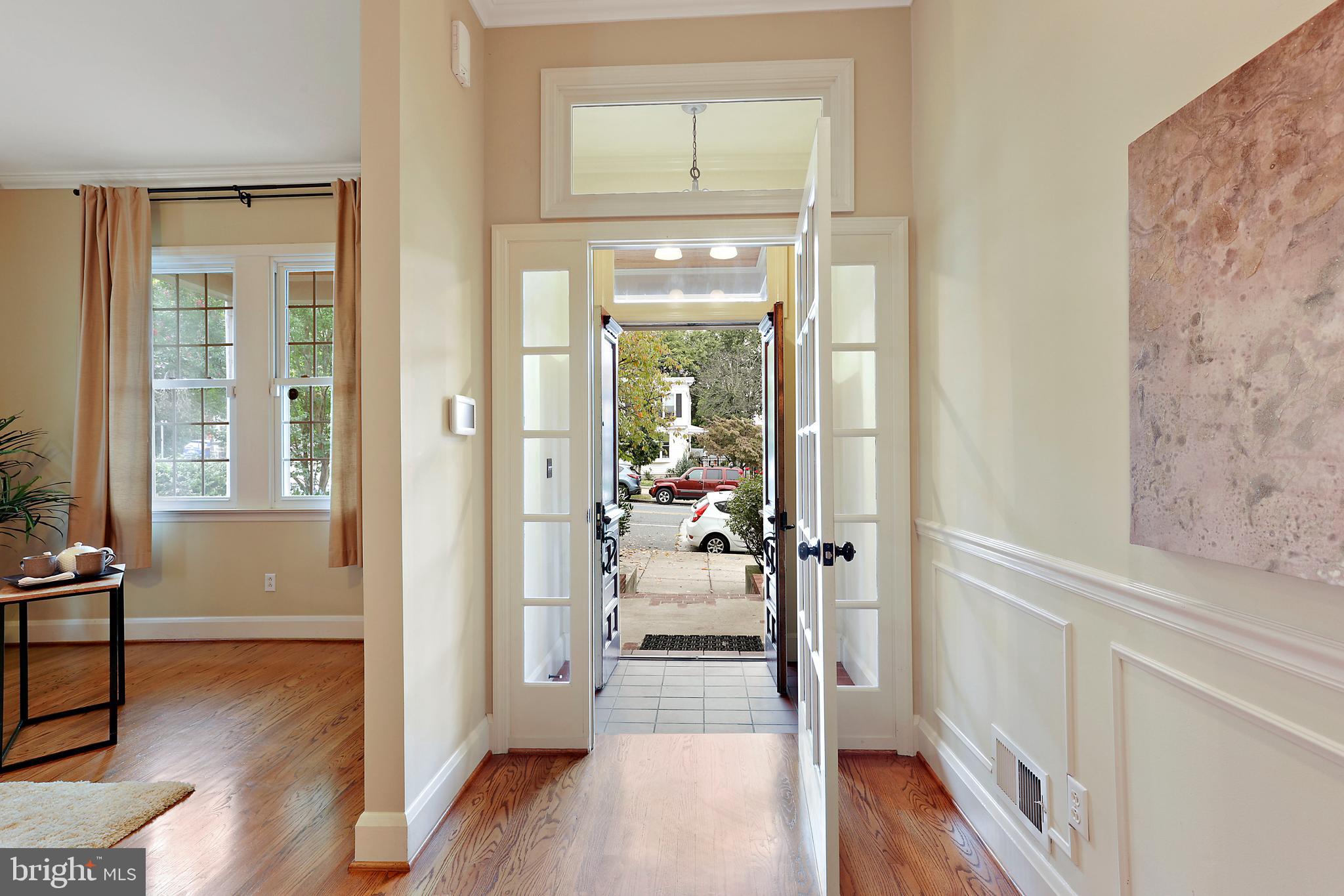 3642 Roland Avenue Baltimore, MD 21211 - Photo 7 of 61 Entry Vestibule