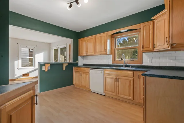 $250,000 | 1353 South 110th Street, West Allis, WI 53214