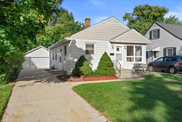 $250,000 | 1353 South 110th Street, West Allis, WI 53214