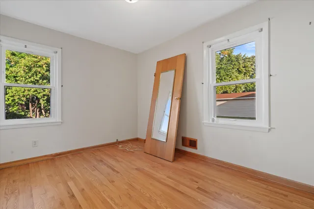 $250,000 | 1353 South 110th Street, West Allis, WI 53214