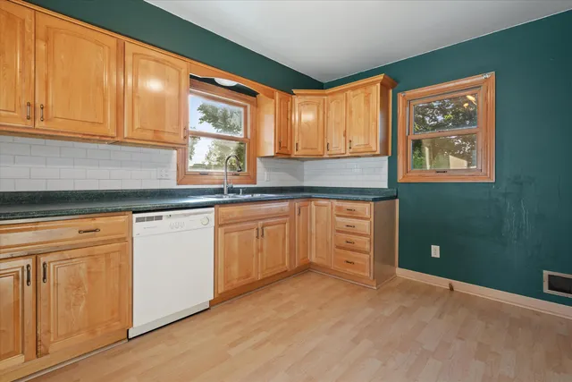 $250,000 | 1353 South 110th Street, West Allis, WI 53214