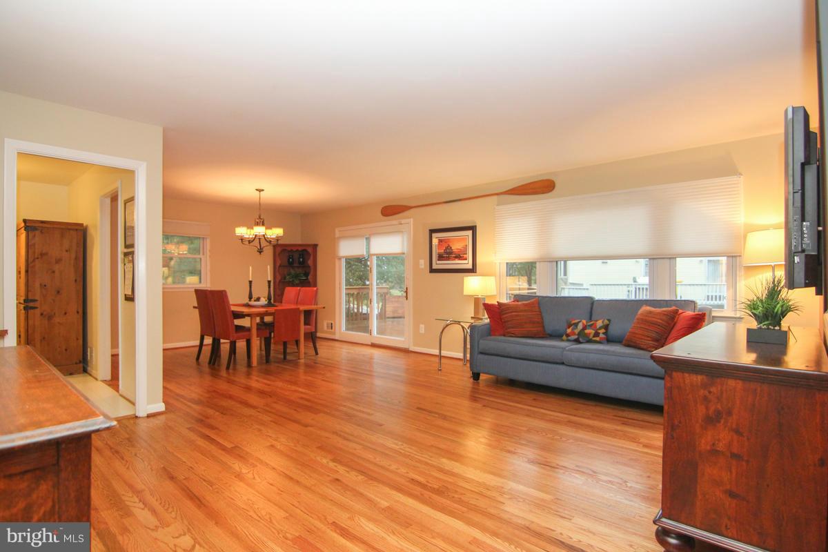 94 Stauffer Road Severna Park, MD 21146 - Photo 3 of 30 Living Room