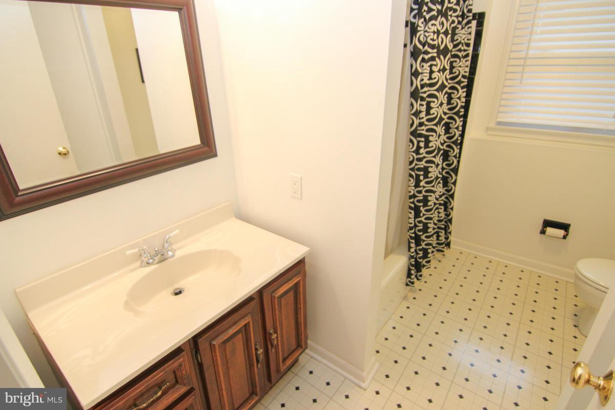 94 Stauffer Road Severna Park, MD 21146 - Photo 21 of 30 Bath