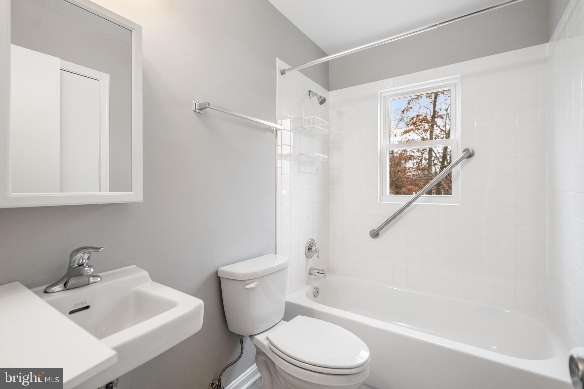 9402 Blackstone Road Manassas, VA 20110 - Photo 15 of 27