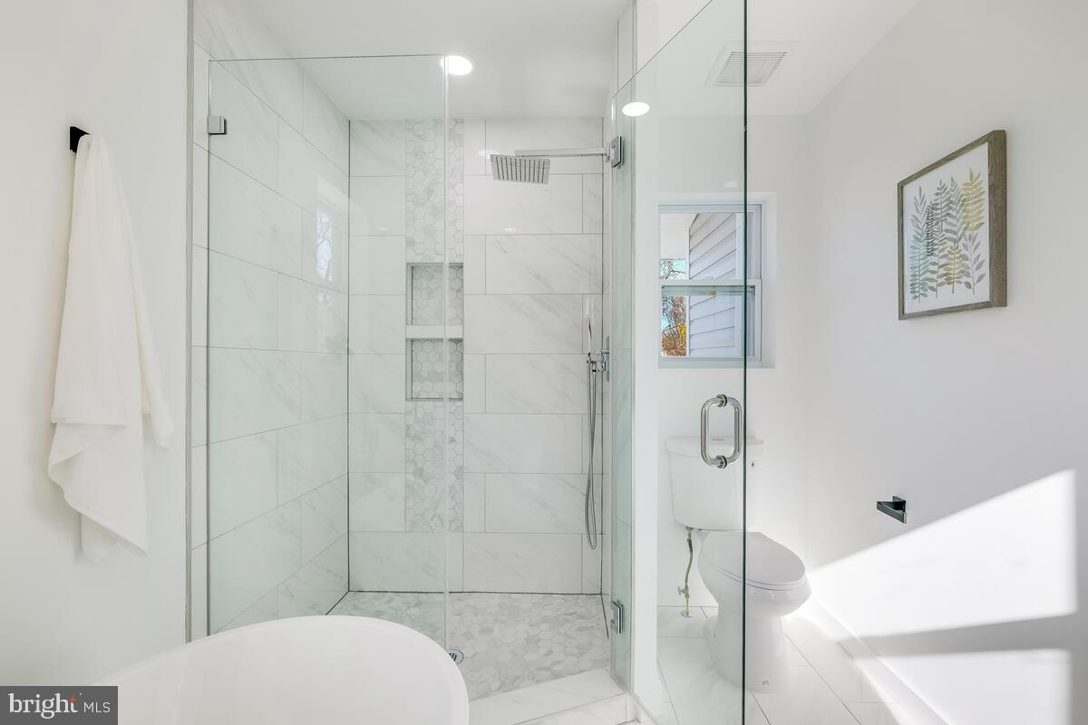 11215 Midvale Road Kensington, MD 20895 - Photo 21 of 56 Primary Bathroom