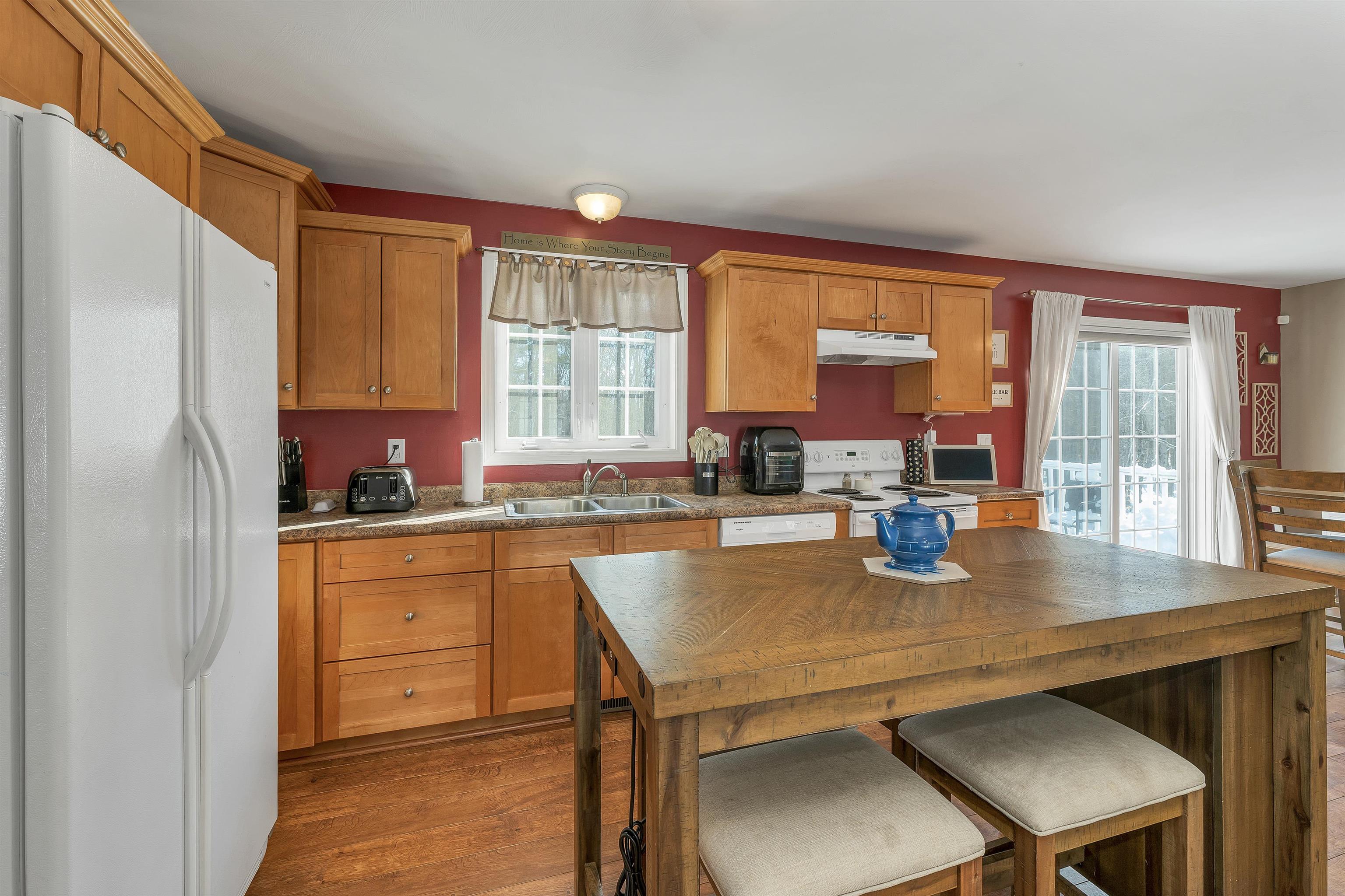 104 Weare Road New Boston, NH 03070 - Photo 3 of 46