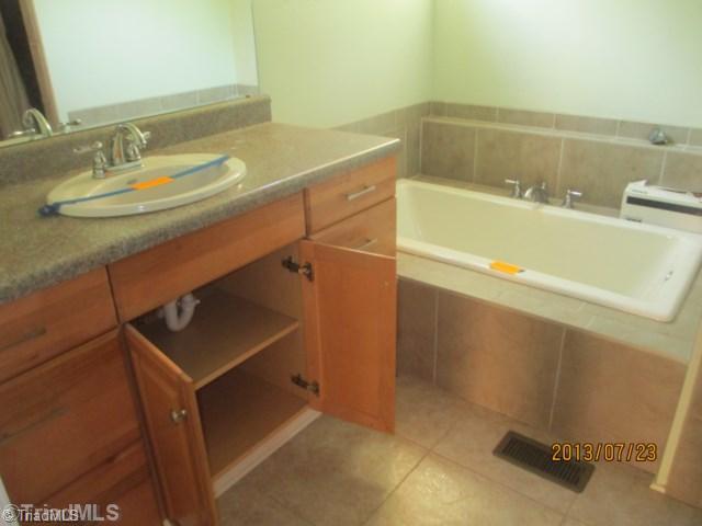 6220 Lindley Mill Road Graham, NC 27253 - Photo 6 of 8 Bath.