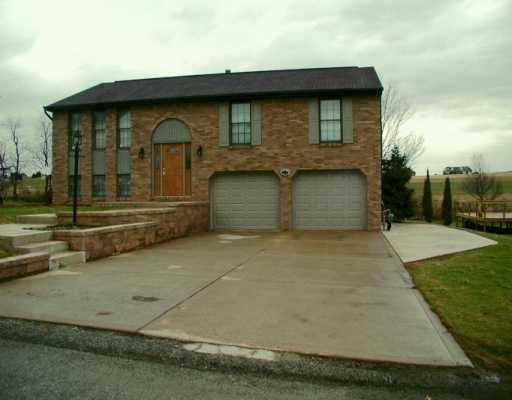 138 Rizzi Drive Irwin, PA 15642 - Photo 1 of 8 Gallery Image 1