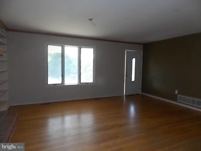 1435 Pinch Valley Road Westminster, MD 21158 - Photo 5 of 20 Living Room