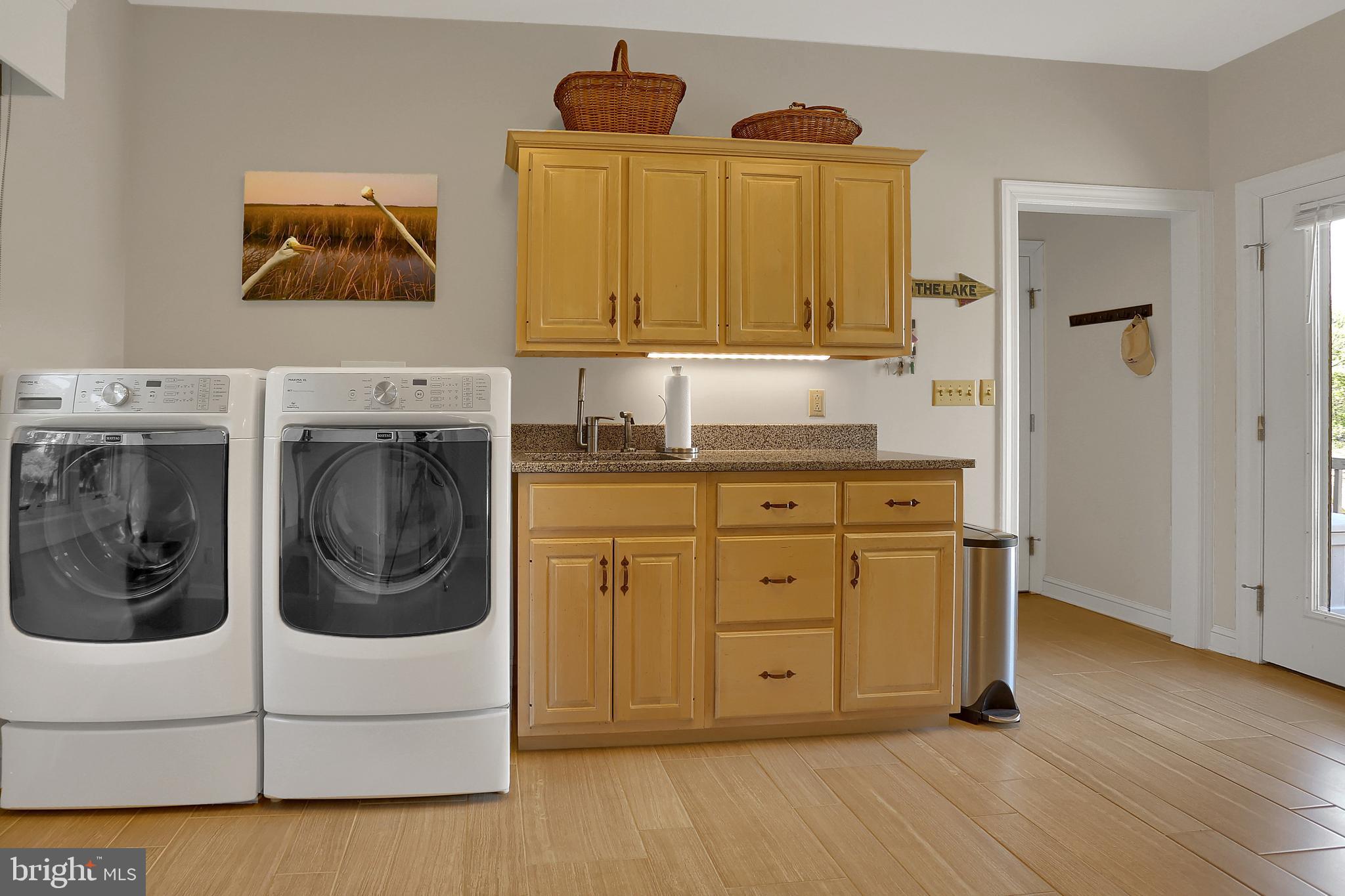 306 Deer Trail Drive Spring Grove, PA 17362 - Photo 26 of 44 1st fl laundry has granite countertop and sink