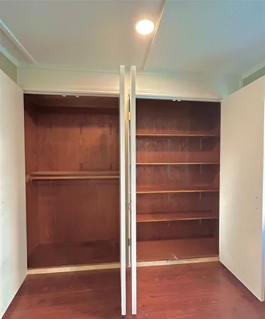 $1,600 | 927 27th Street, Dickinson, TX 77539