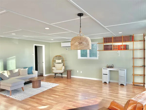 $1,600 | 927 27th Street, Dickinson, TX 77539