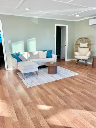 $1,600 | 927 27th Street, Dickinson, TX 77539