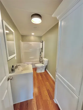$1,600 | 927 27th Street, Dickinson, TX 77539