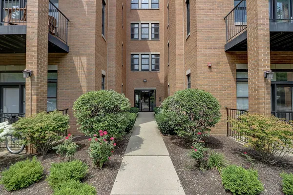 $575,000 | 819 Foster Street, Unit 3N, Evanston, IL 60201