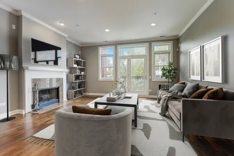 $575,000 | 819 Foster Street, Unit 3N, Evanston, IL 60201