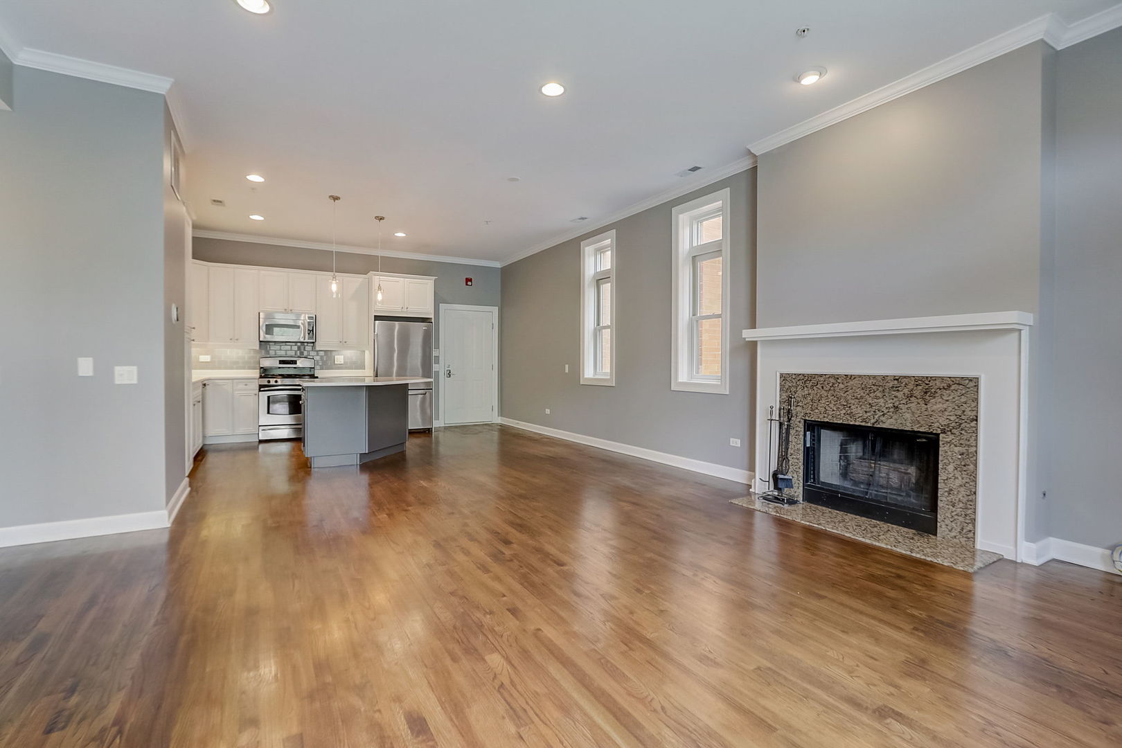 819 Foster Street, Unit 3N Evanston, IL 60201 - Photo 3 of 15