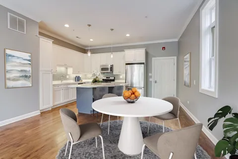 $575,000 | 819 Foster Street, Unit 3N, Evanston, IL 60201