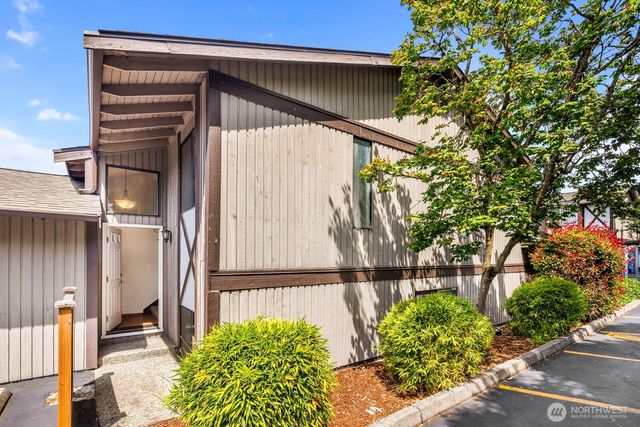 $324,500 | 317 Southwest 112th Street, Unit C314, Seattle, WA 98146