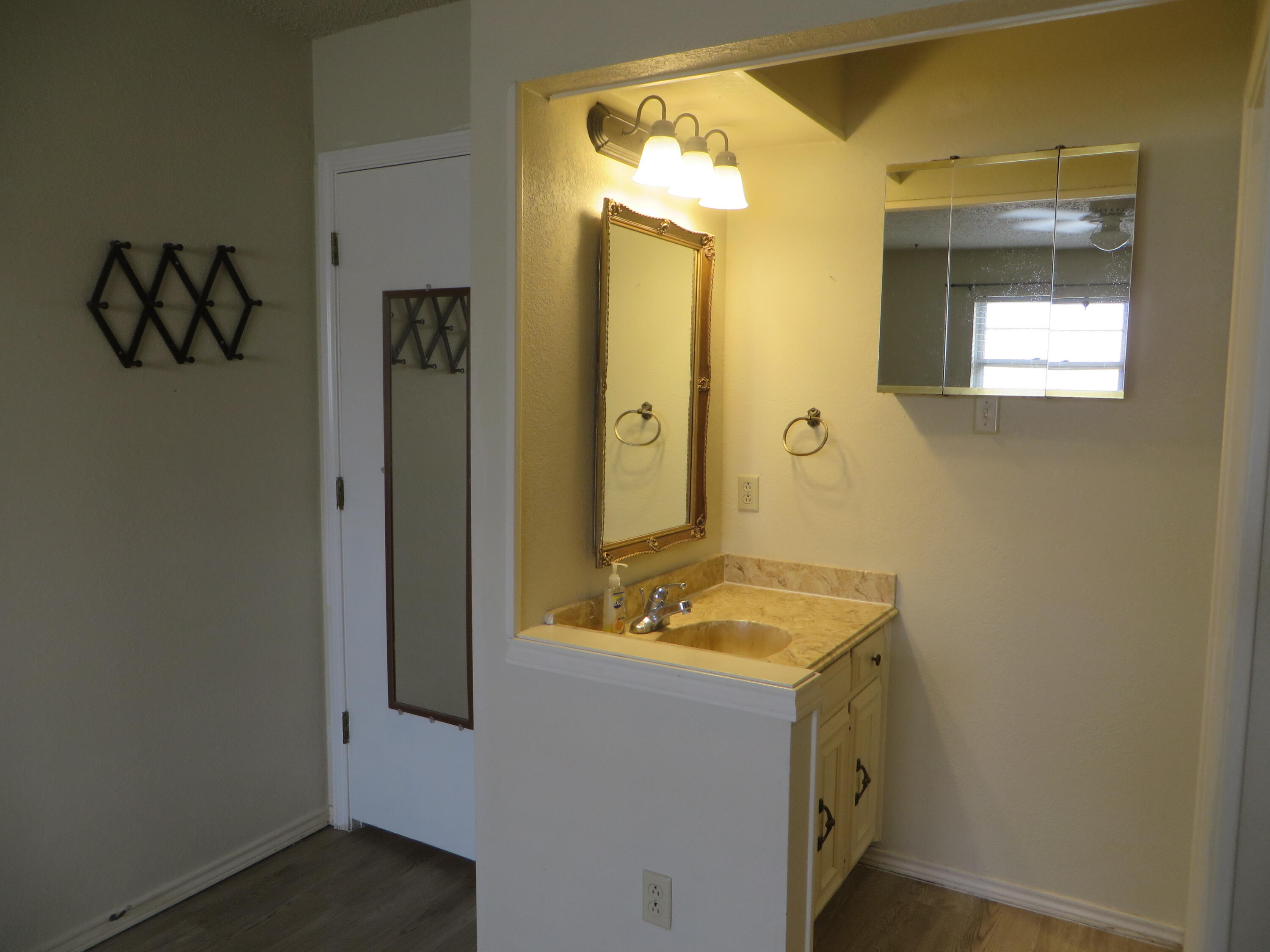 5703 38th Street Lubbock, TX 79407 - Photo 24 of 35 5703038TH 058