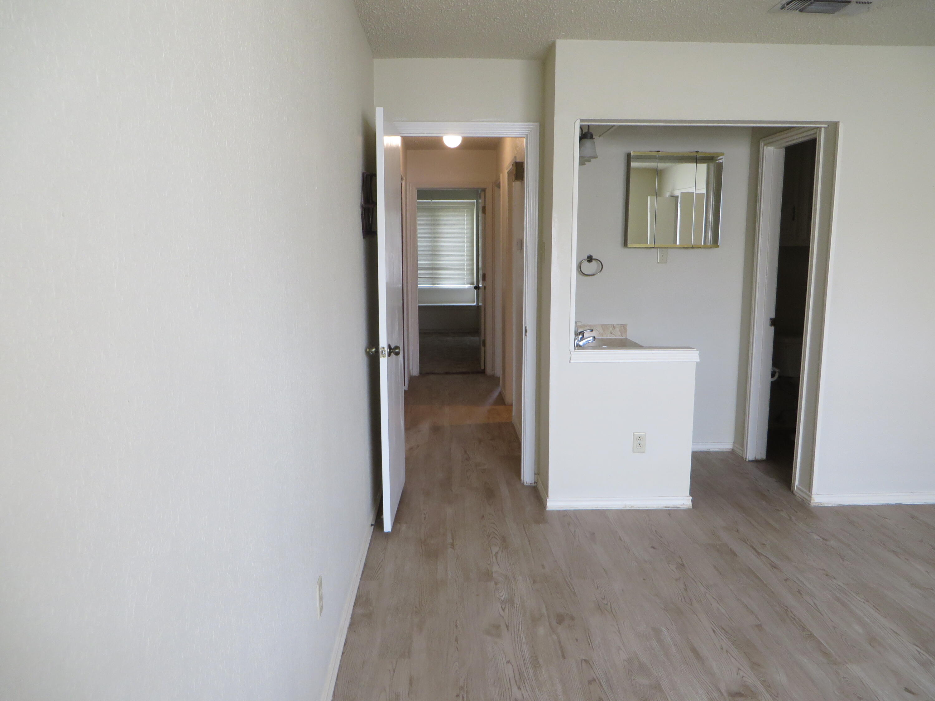 5703 38th Street Lubbock, TX 79407 - Photo 25 of 35 5703038TH 059