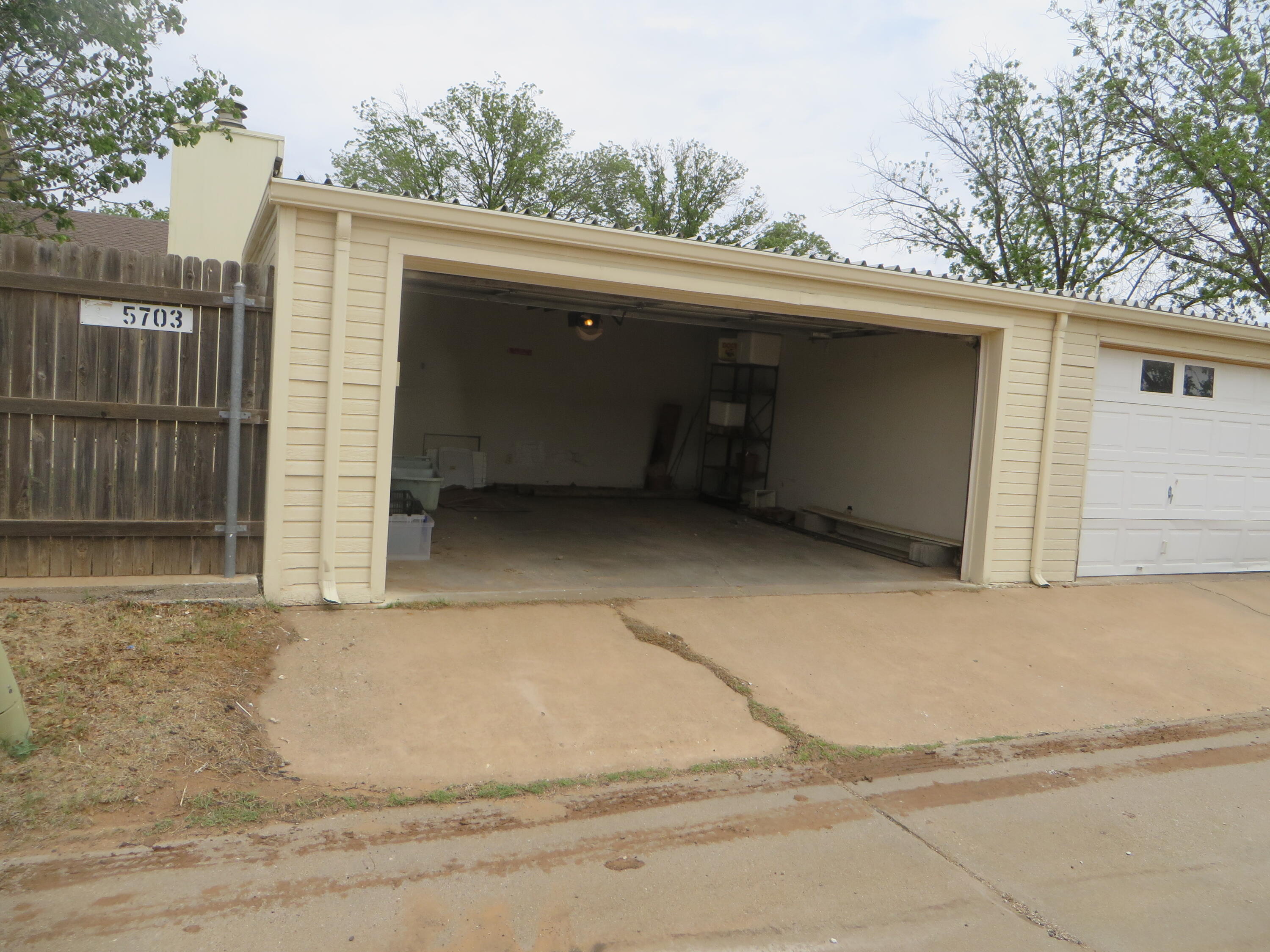 5703 38th Street Lubbock, TX 79407 - Photo 30 of 35 5703038TH 067