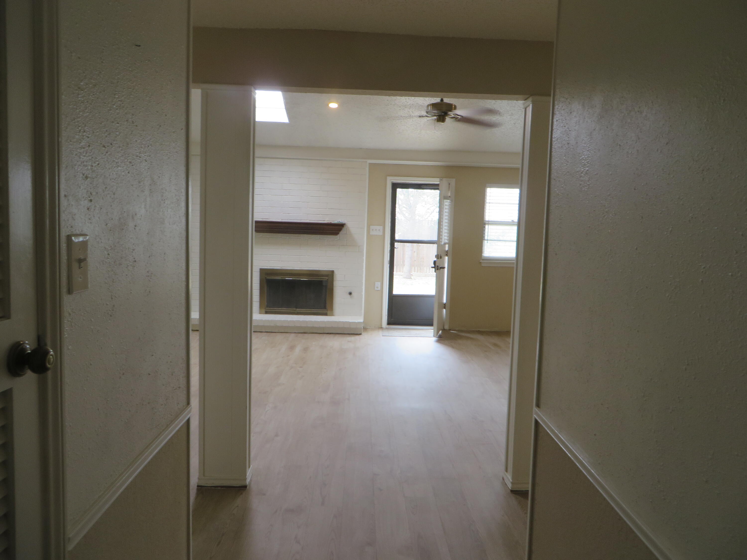 5703 38th Street Lubbock, TX 79407 - Photo 4 of 35 5703038TH 035